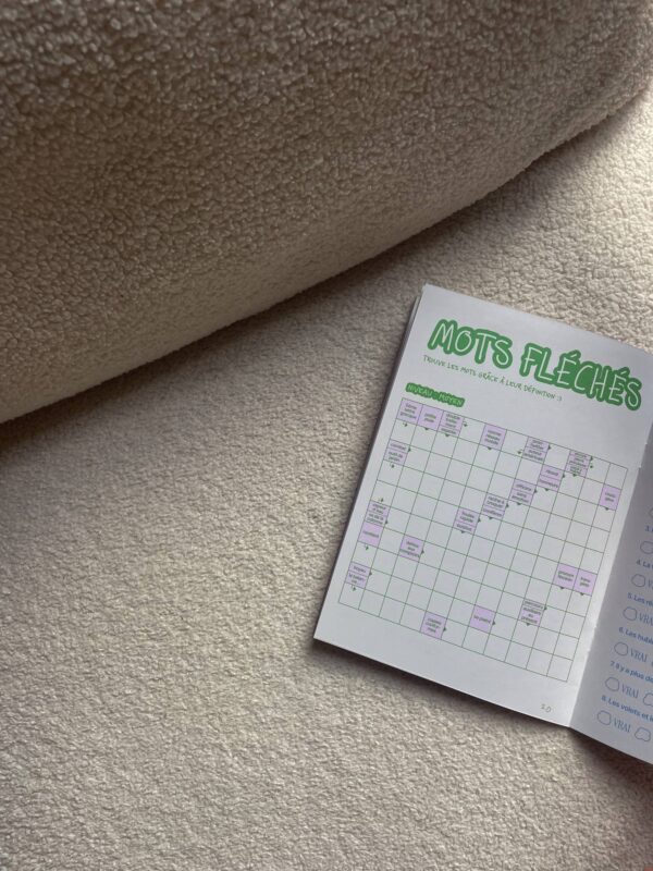 Moodavion <hide>|</hide> <maureen>Le cahier qui te déconnecte.</maureen>